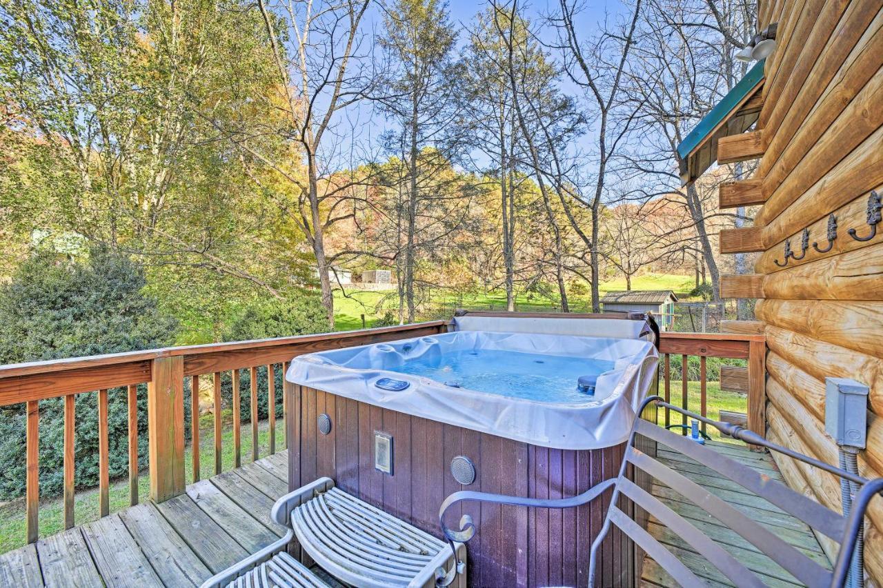 Creekside Bryson City Cabin With Private Hot Tub Extérieur photo