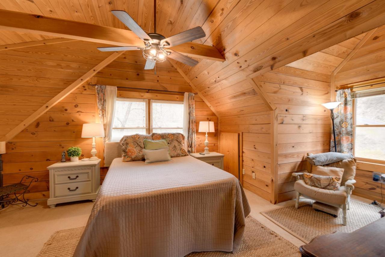 Creekside Bryson City Cabin With Private Hot Tub Extérieur photo