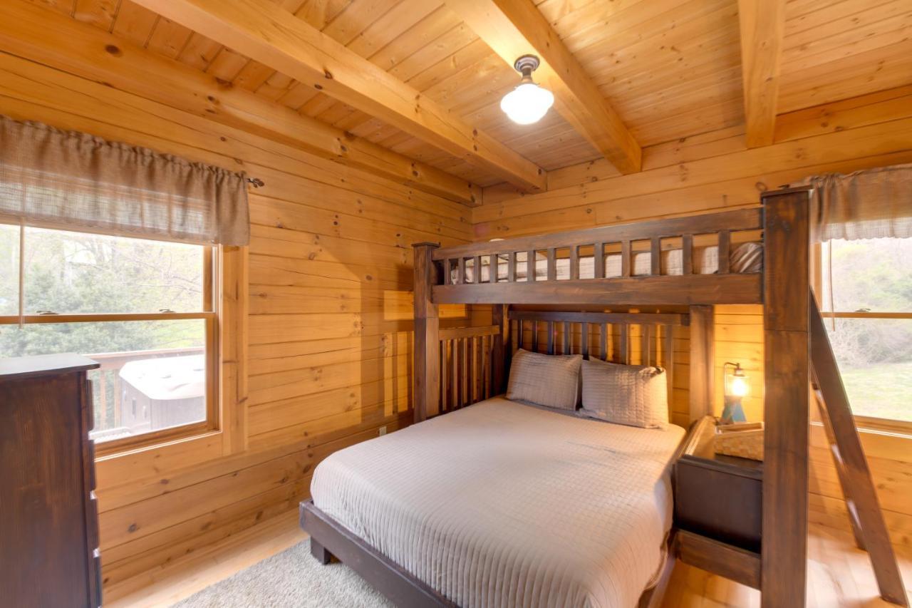 Creekside Bryson City Cabin With Private Hot Tub Extérieur photo